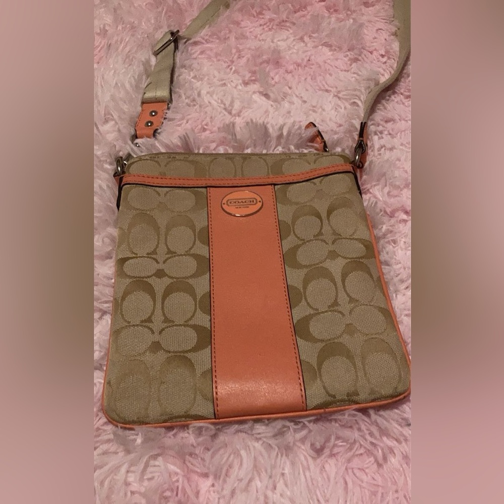 Coach | LIKE NEW! Vintage Crossbody Bag  | Collectible - Picture 6 of 10